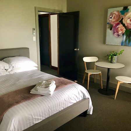 The Royal Hotel, Drouin Buitenkant foto