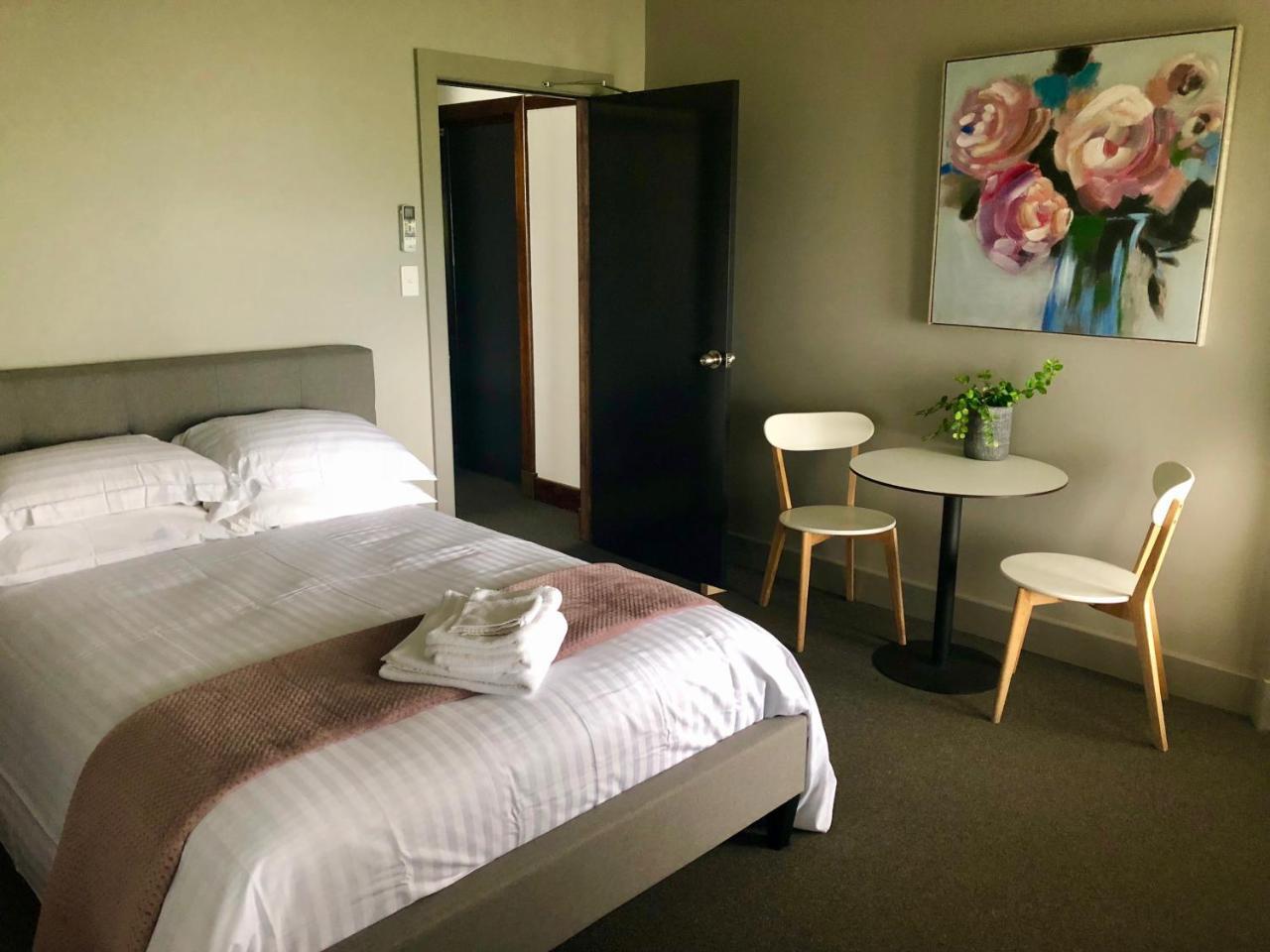 The Royal Hotel, Drouin Buitenkant foto