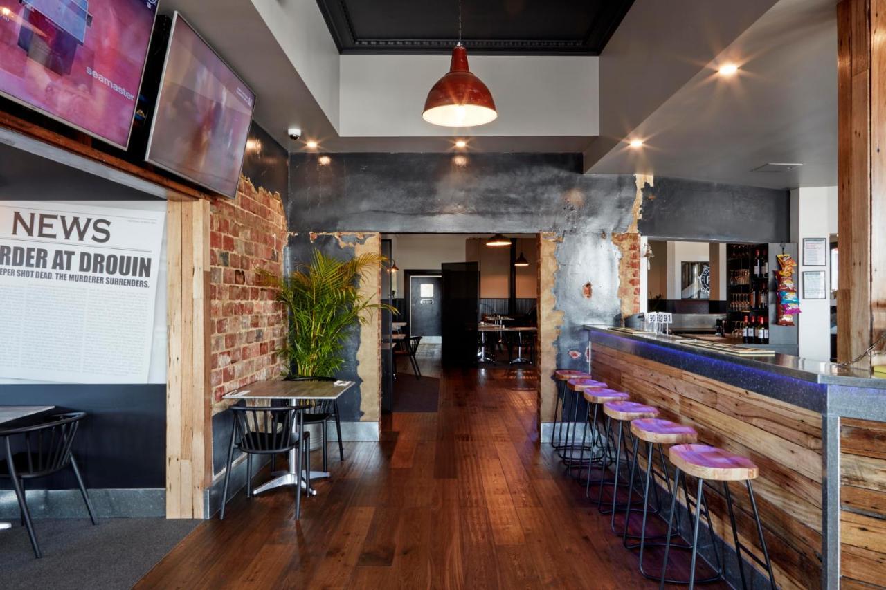 The Royal Hotel, Drouin Buitenkant foto
